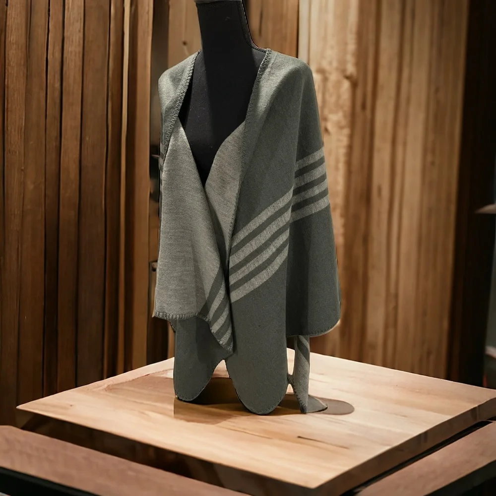 BB Dakota Grey Striped Poncho Cardigan Oversized‎
